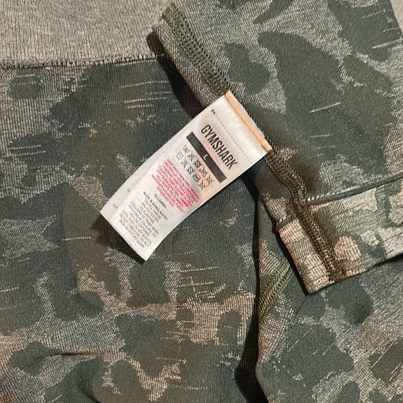 NEW GYMSHARK FLORAL CAMO BUM SCRUNCH REVERSIBLE  LEGGINGS large - Picture 9 of 10